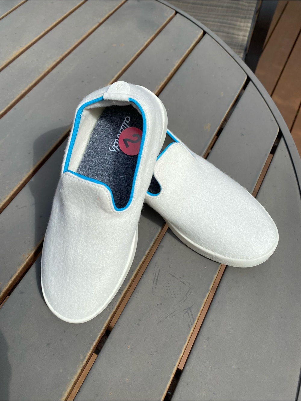 Allbirds kids' wool lounger slip-on sneaker.  Size 2.  Wool.